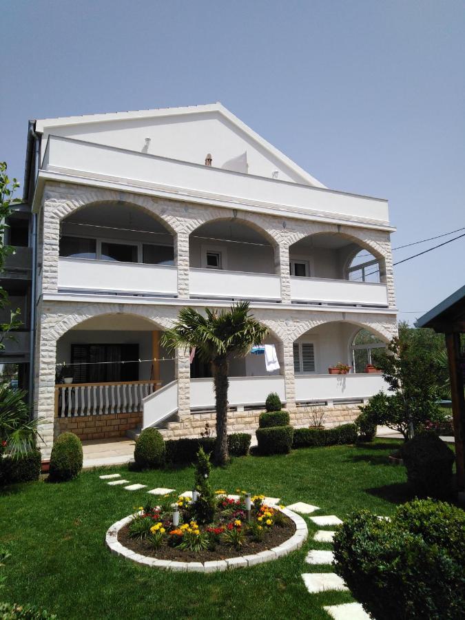 Solmaris Apartments Sukosan Exterior photo